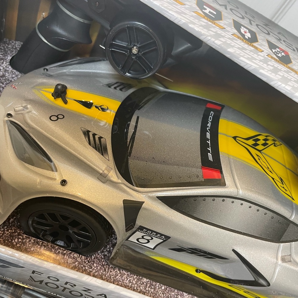 2020 Corvette RadioControl Car C8-RC USB Forza Motorsport Racing Collectible - Picture 15 of 16